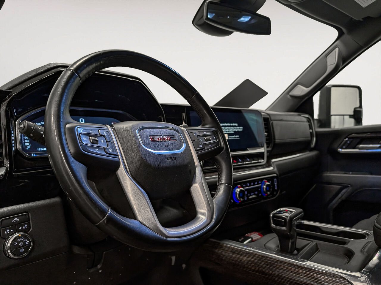 GMC SIERRA 1500 4WD CREW CAB PICKUP Elevation 3.0L Diesel volant et Sièges Chauffants 2024 Noir Sherbrooke - photo #5