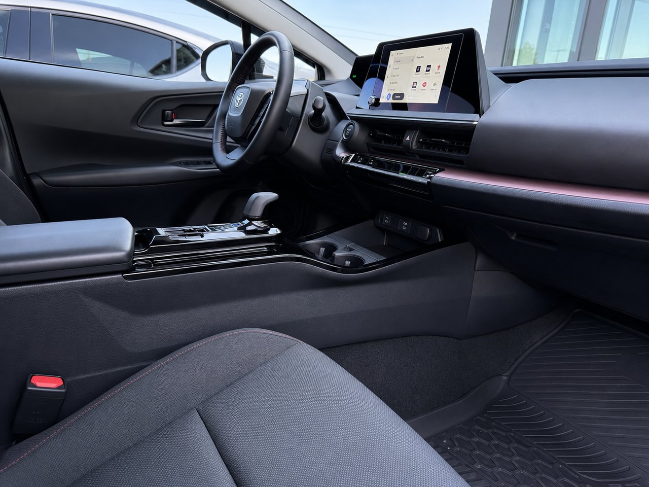2025 Toyota Prius hybride branchable SE White Châteauguay - photo #8