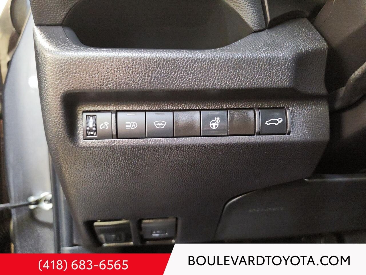 Toyota RAV4 99855A-135 | XLE, AWD 2025 Gris Québec - photo #12