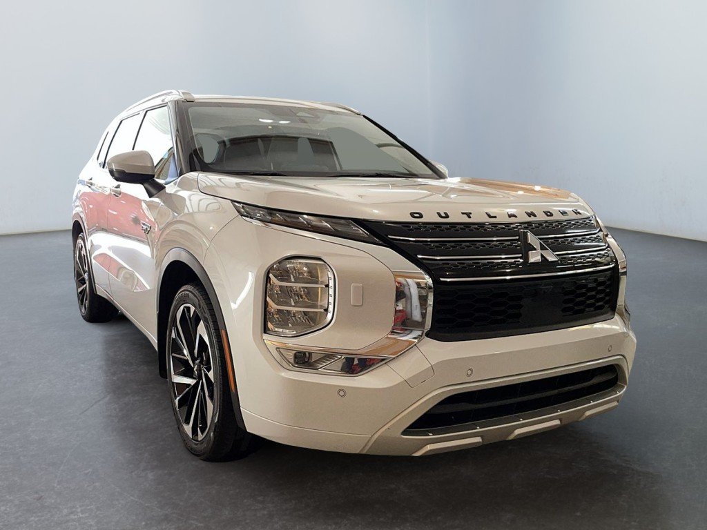 2023 Mitsubishi OUTLANDER White Amos - photo #0