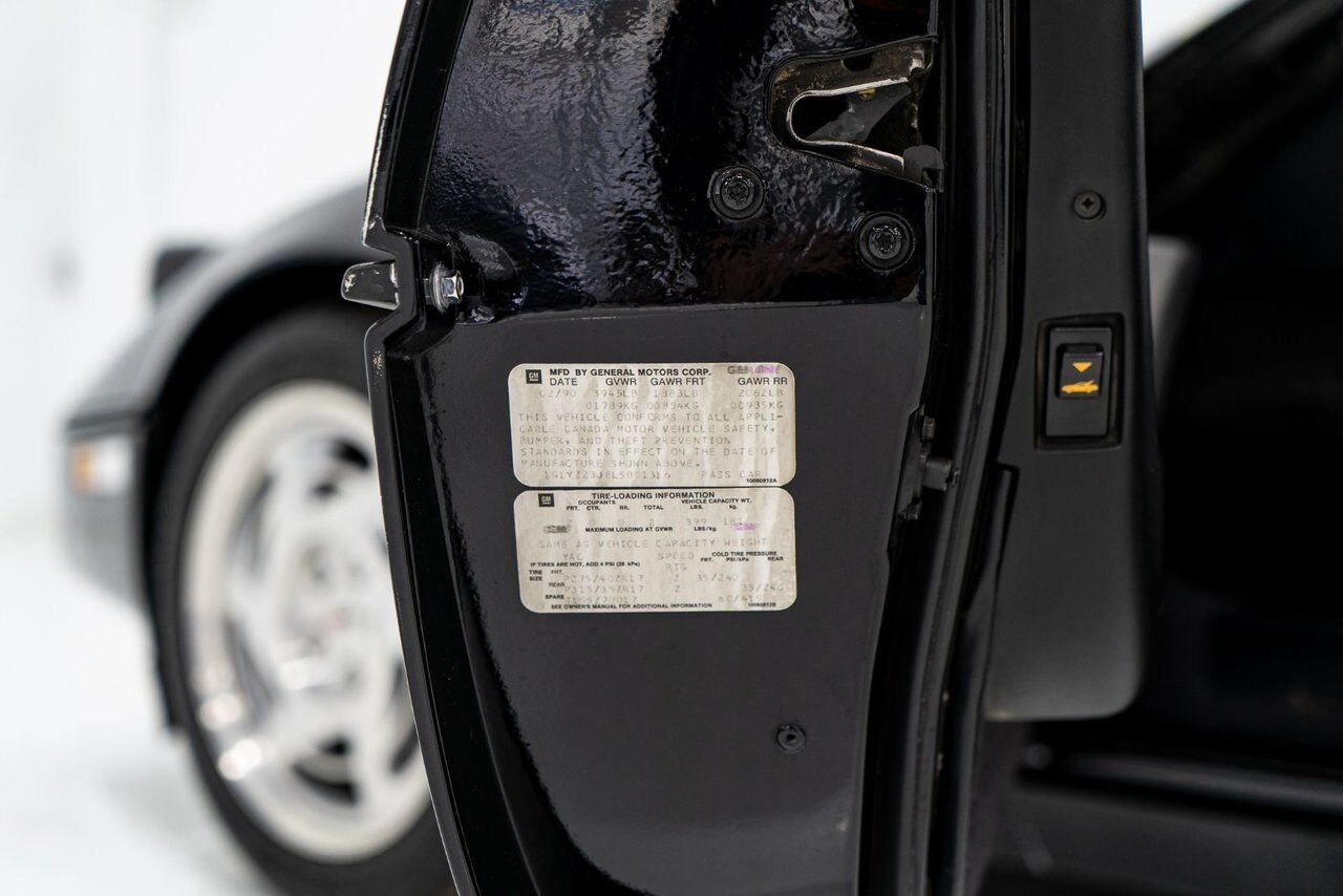 1990 Chevrolet Corvette ZR1 | PRIX EN USD Black Montreal - photo #61