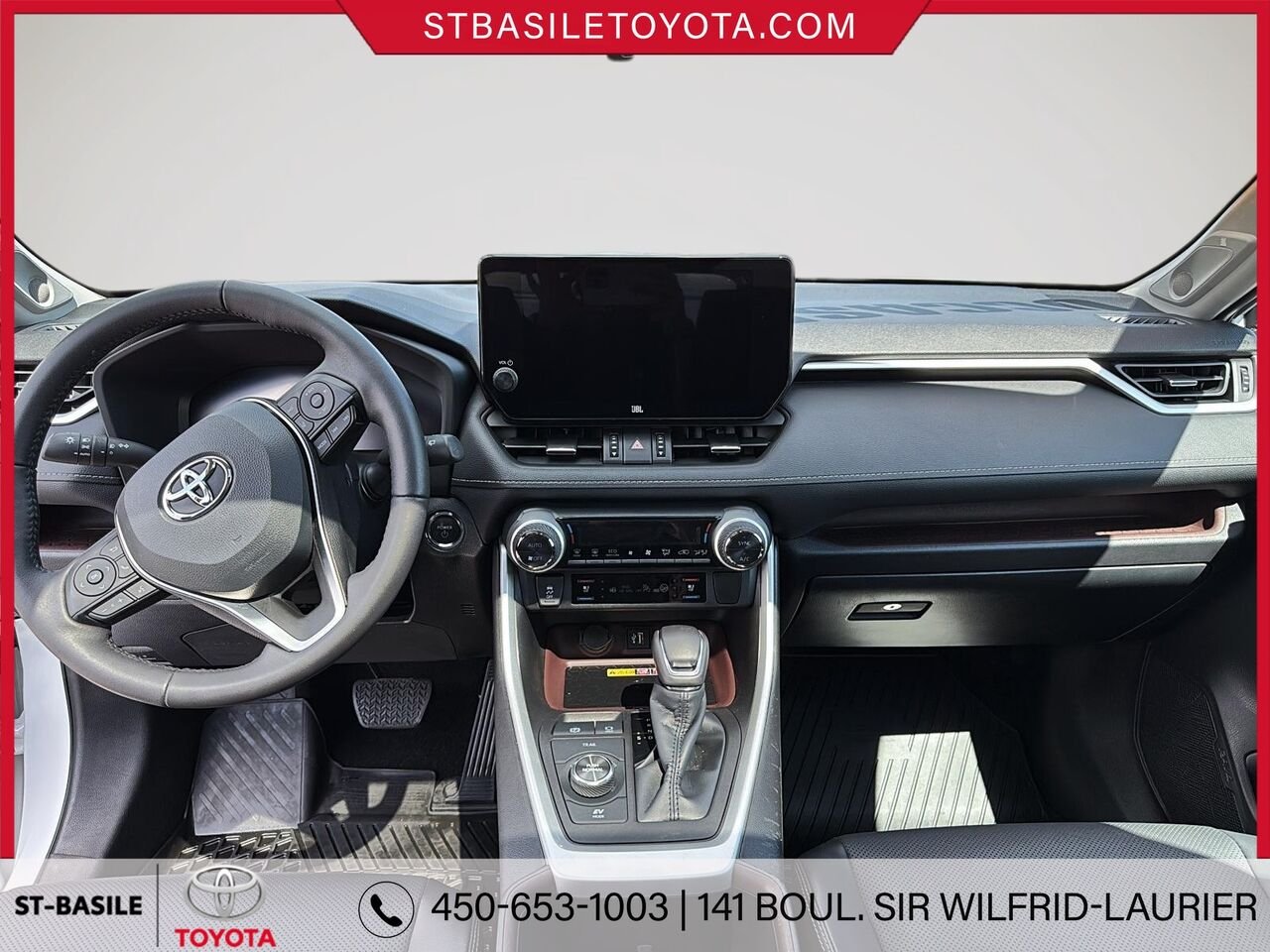 Toyota RAV4 Hybride 2023 Frisson glacé nacré Saint-Basile-le-Grand - photo #12