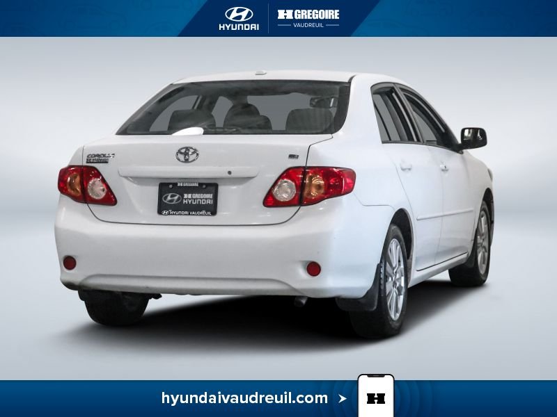 2009 Toyota Corolla White Saint-Eustache - photo #10
