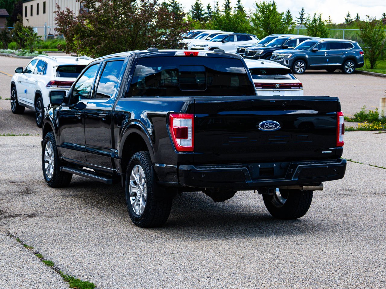 2023 Ford F-150 LARIAT 4WD SuperCrew 5.5' Box Black Sherwood Park - photo #10