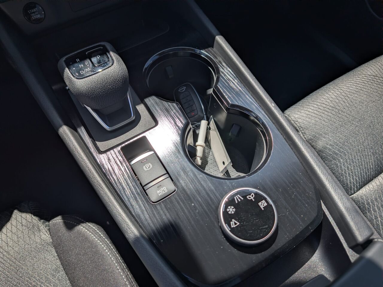 2026 Nissan Rogue ROGUE SV TOIT OUVRANT Deep Ocean Blue Châteauguay - photo #16