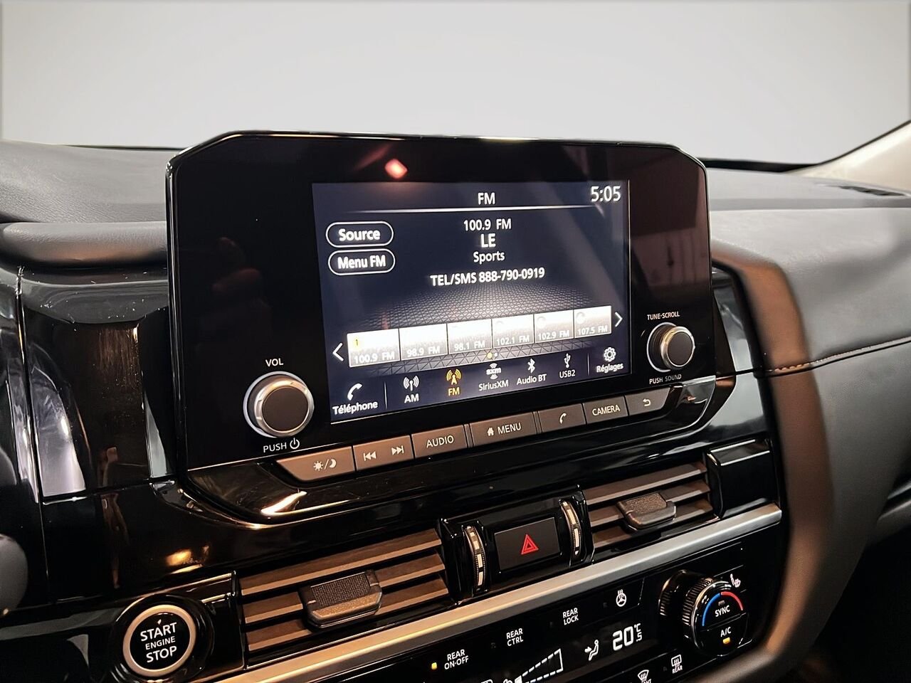 2024 Nissan Pathfinder Black Québec - photo #18