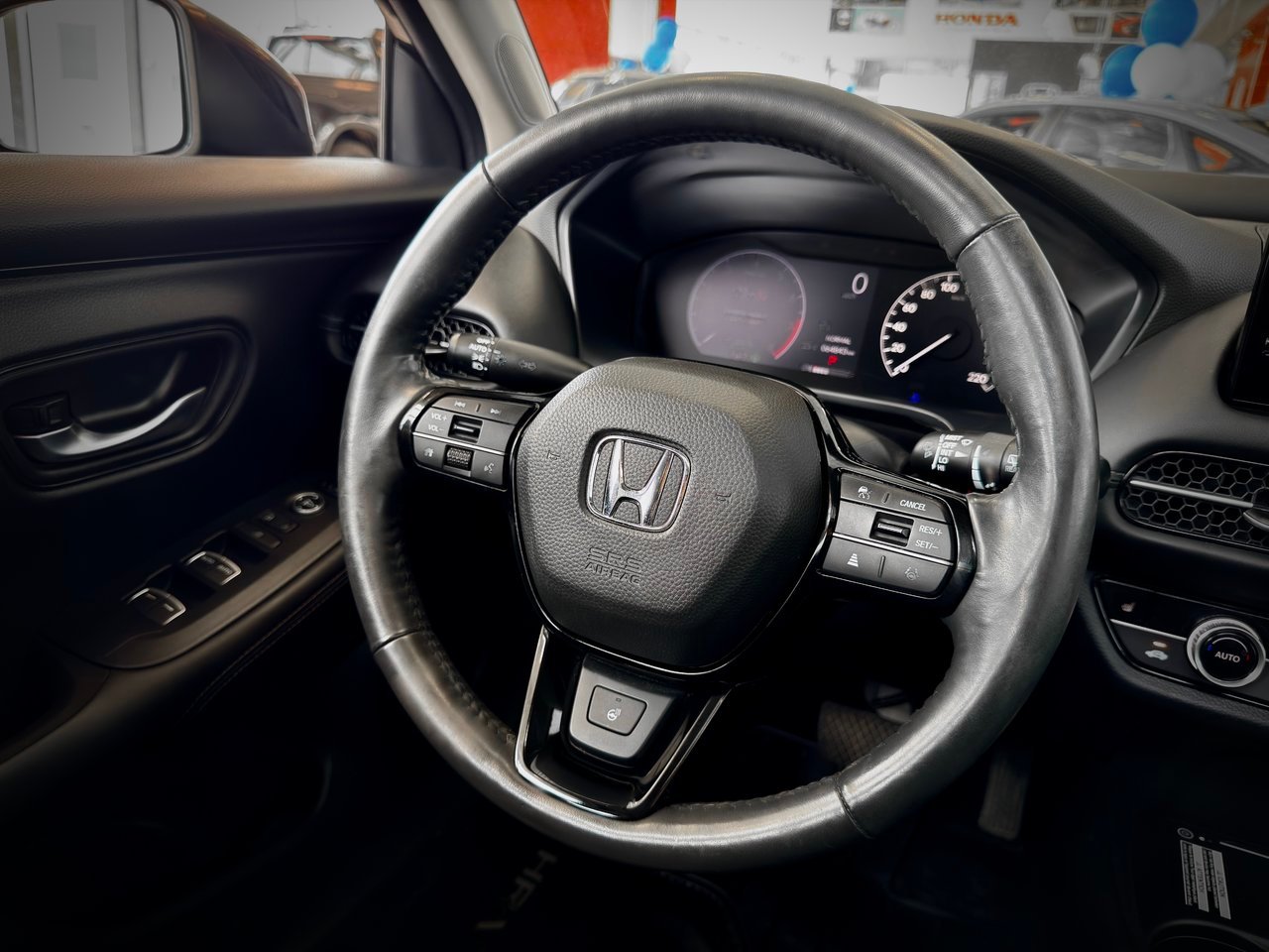 2023 Honda HR-V Black Notre-Dame-des-Prairies - photo #22
