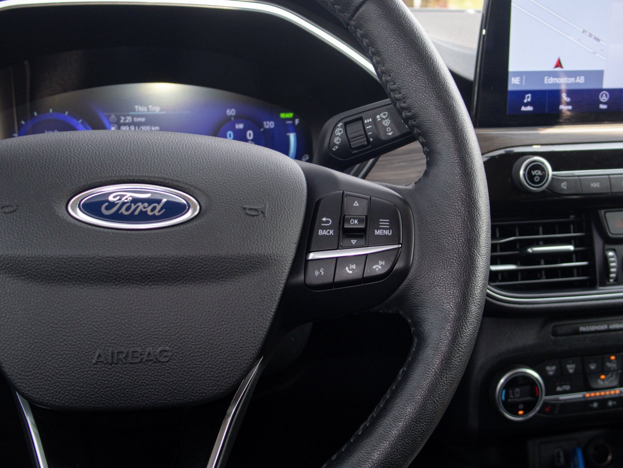 2020 Ford Escape Titanium Hybrid AWD Black Sherwood Park - photo #24
