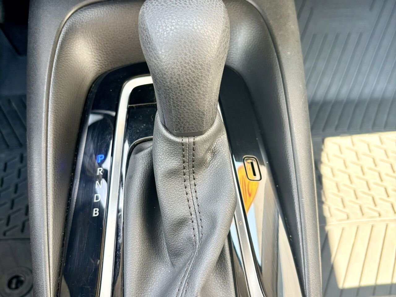 2024 Toyota COROLLA Blue Amos - photo #15