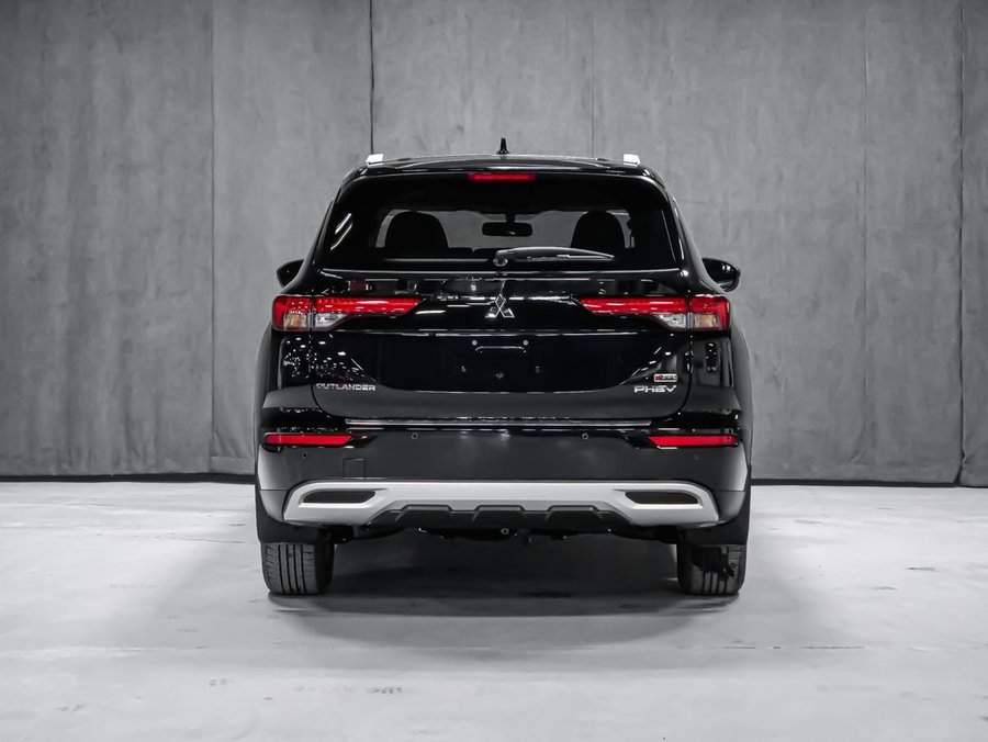 2025 Mitsubishi Outlander Plug-In Hybrid SE Labrador Black