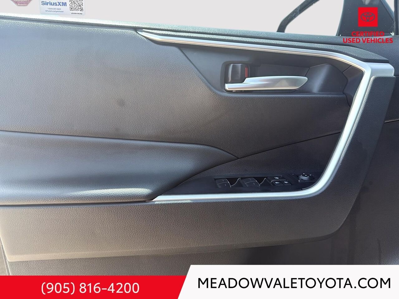 2025 Toyota RAV4 Running Boards, Sunroof, Power Drivers Seat, Low KM's, Midnight Black Metallic Mississauga - photo #7