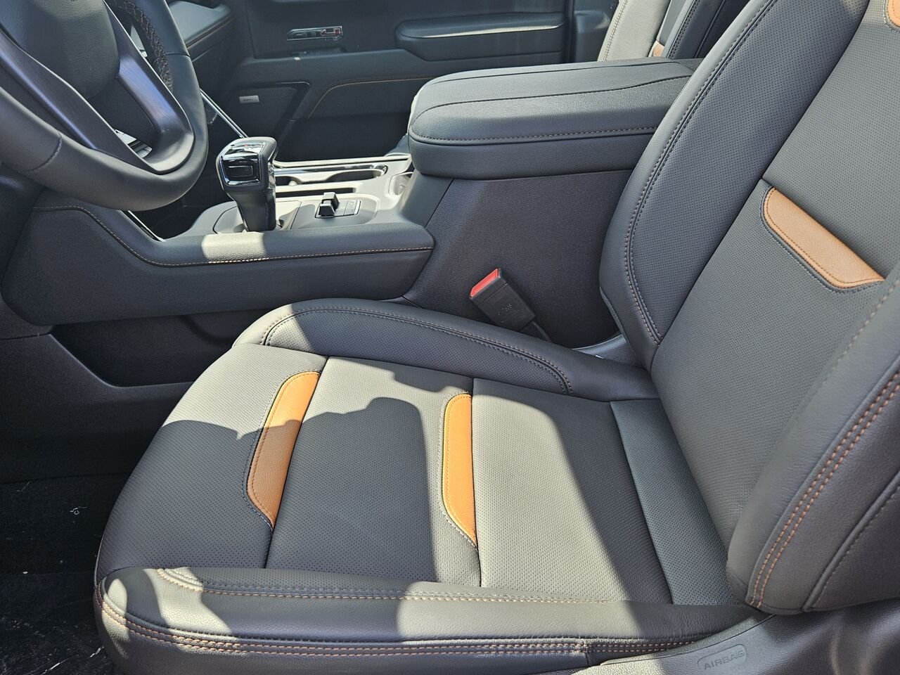 GMC Sierra 1500 AT4 cabine multiplace 4RM 157 po 2026 Blanc sommet Thetford Mines - photo #14