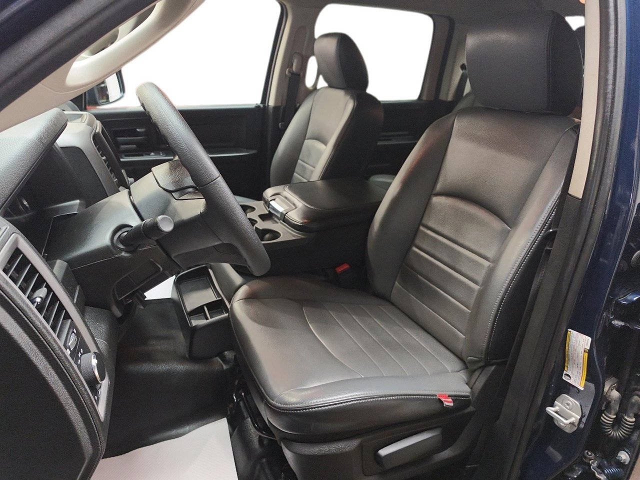 2023 Ram 1500 Classic VIN 1C6RR7ST9PS520748 Baie-Comeau - photo #8