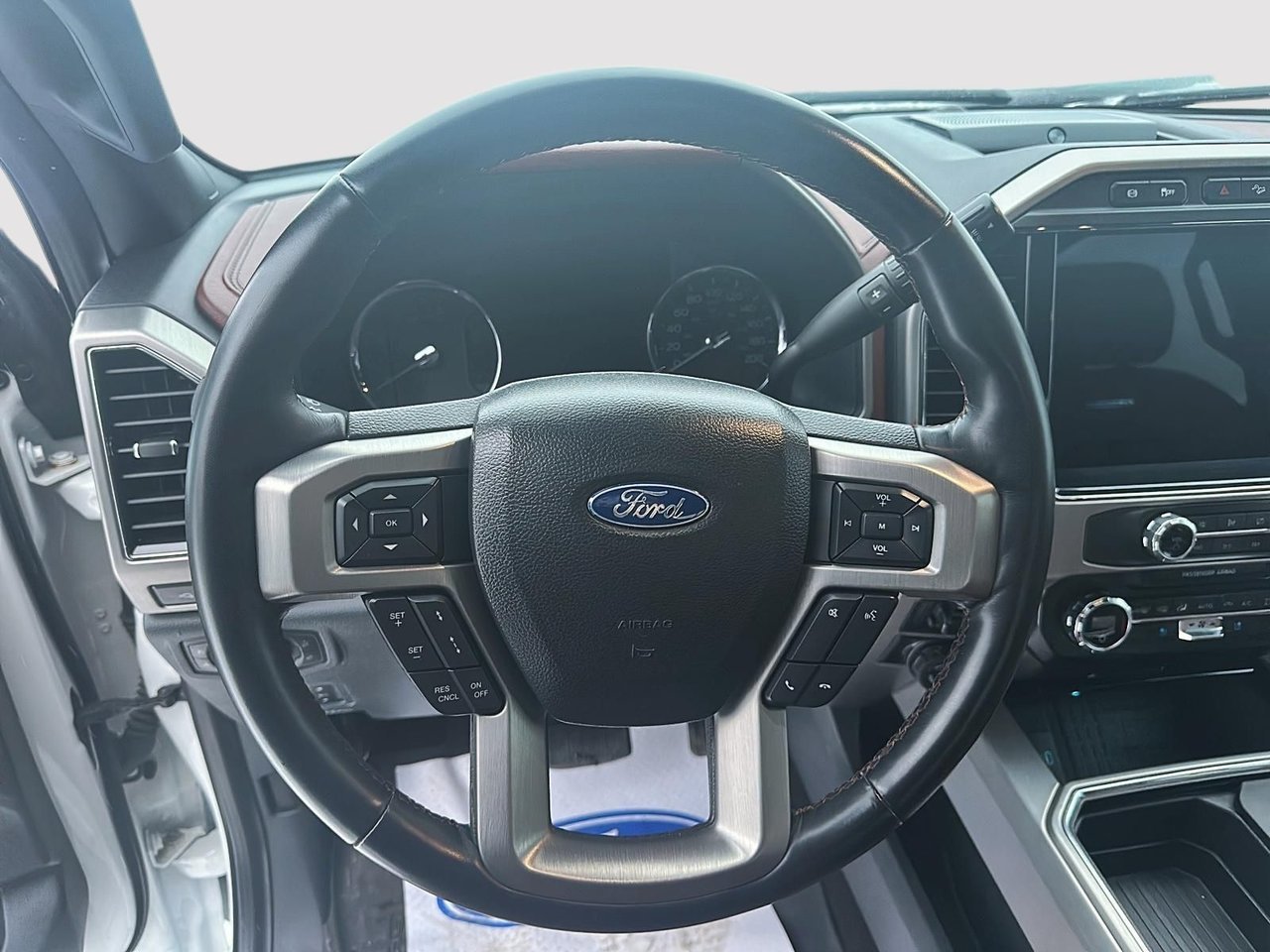 2022 Ford Super Duty F-250 SRW White Rouyn-Noranda - photo #9