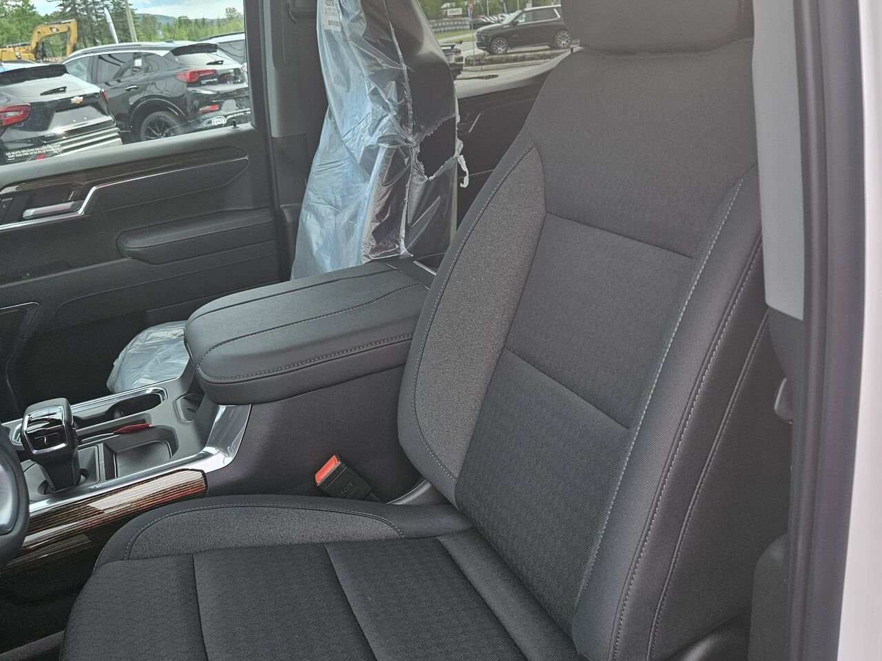 2026 GMC Sierra 1500 Elevation cabine multiplace 4RM 157 po Summit White Thetford Mines - photo #16