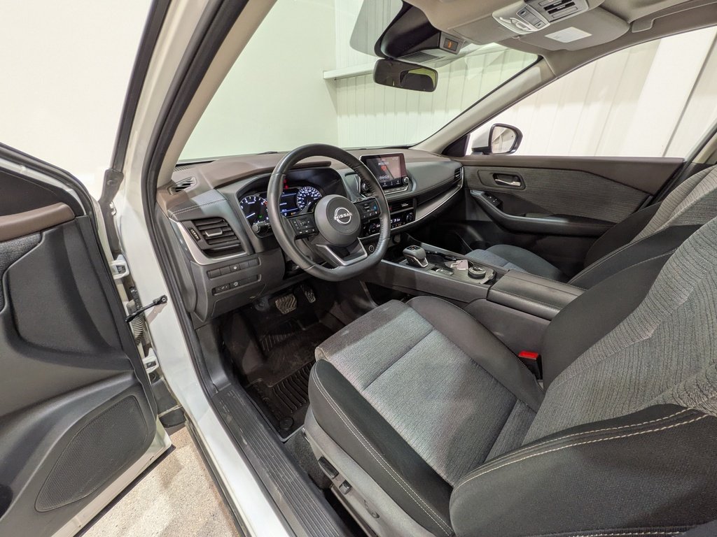 Nissan Rogue AWD SV Moonroof 2023 Blanc Val-David - photo #9