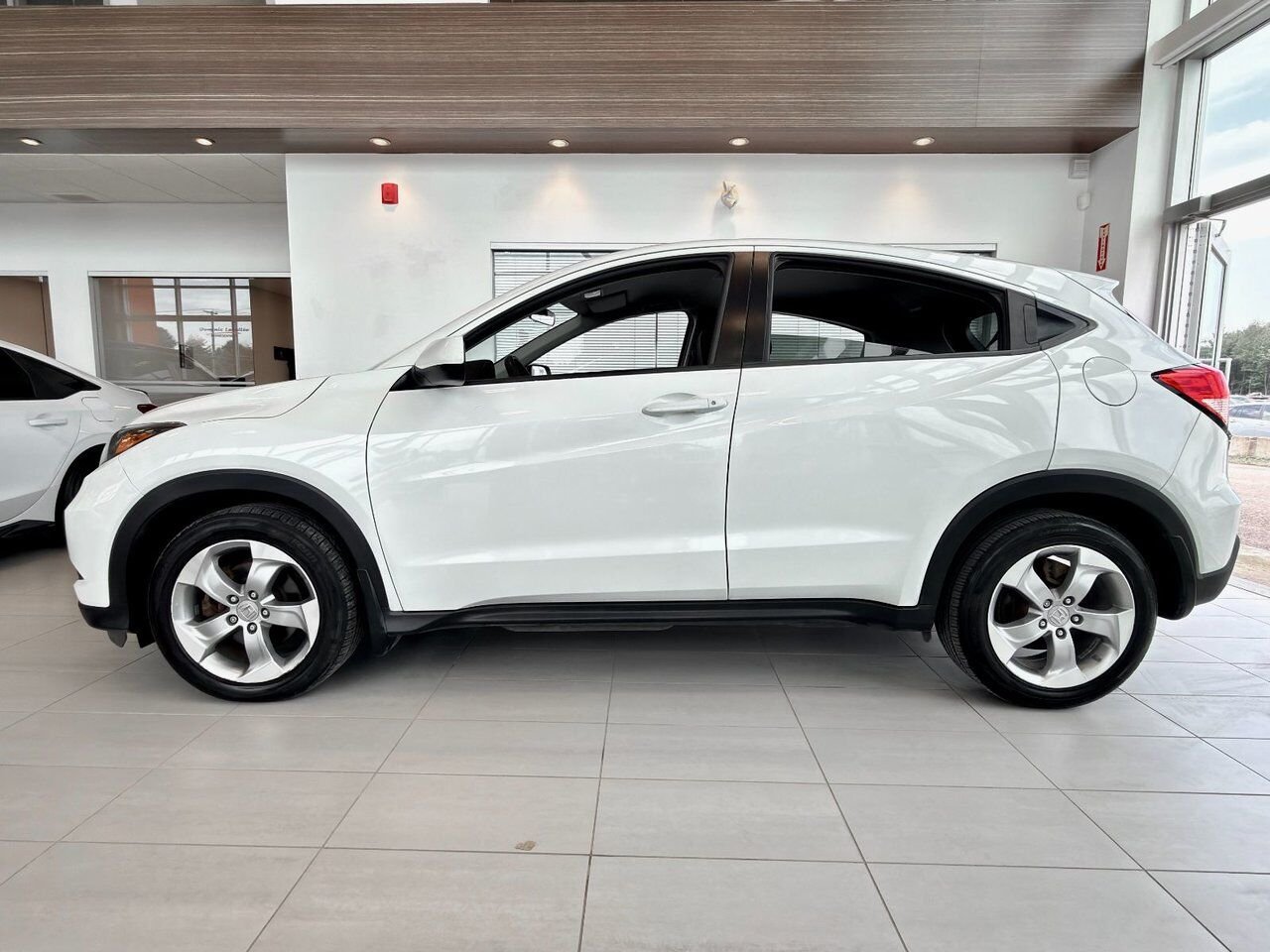 2016 Honda HR-V Notre-Dame-des-Prairies - photo #7