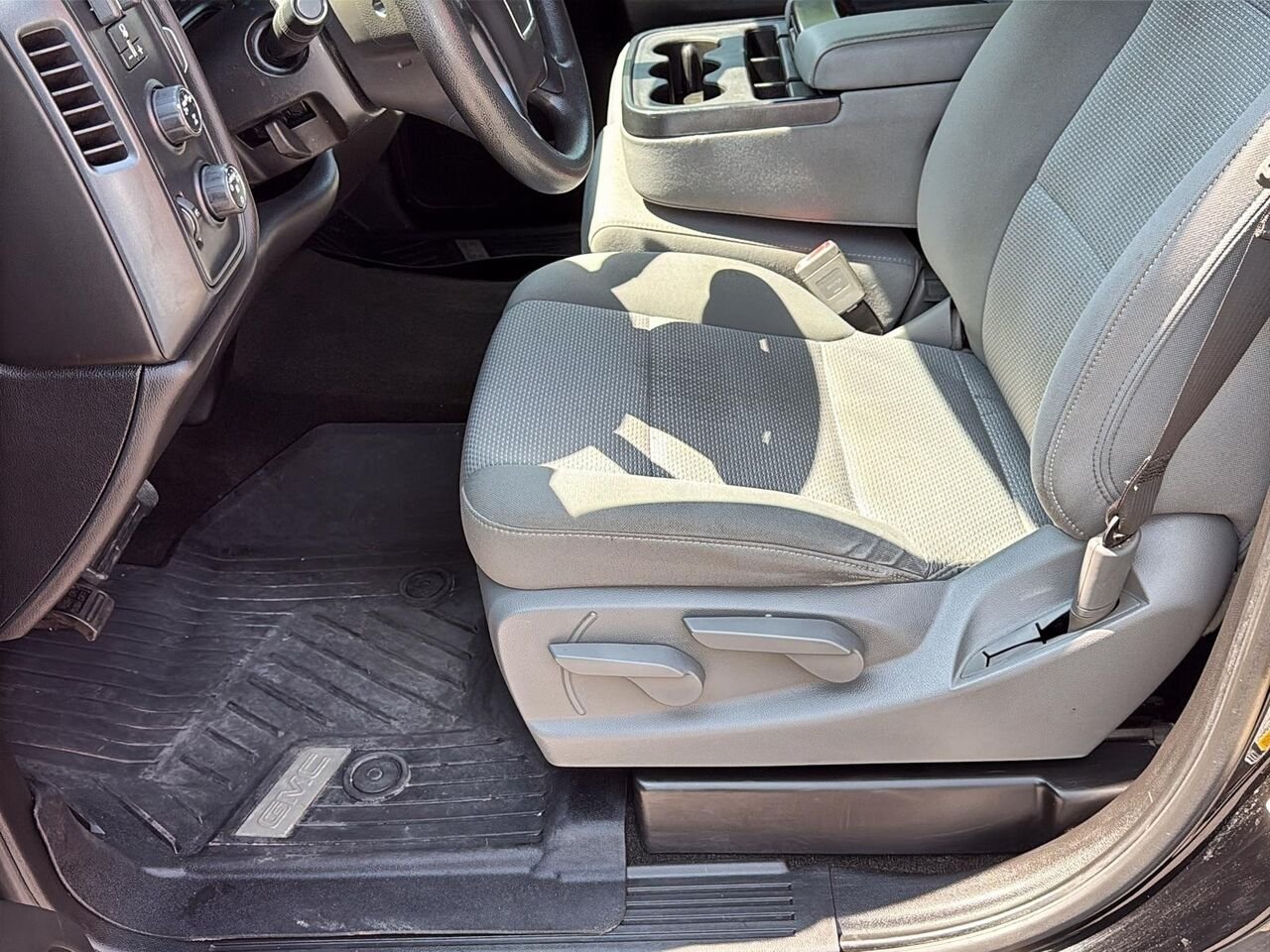 GMC SIERRA 1500 BASE 2018 Noir Saint-Hyacinthe - photo #6