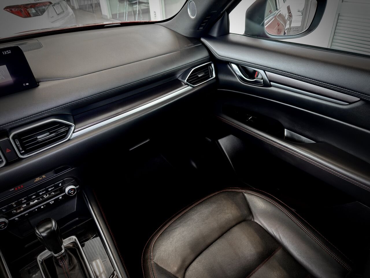 2022 Mazda CX-5 Red Notre-Dame-des-Prairies - photo #24