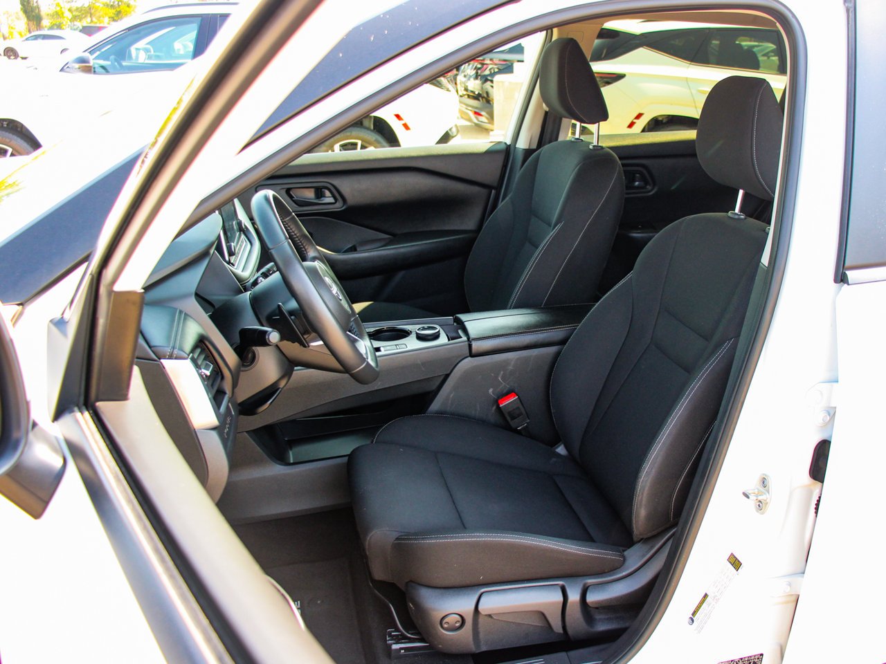 2024 Nissan Rogue AWD S White Sherwood Park - photo #27