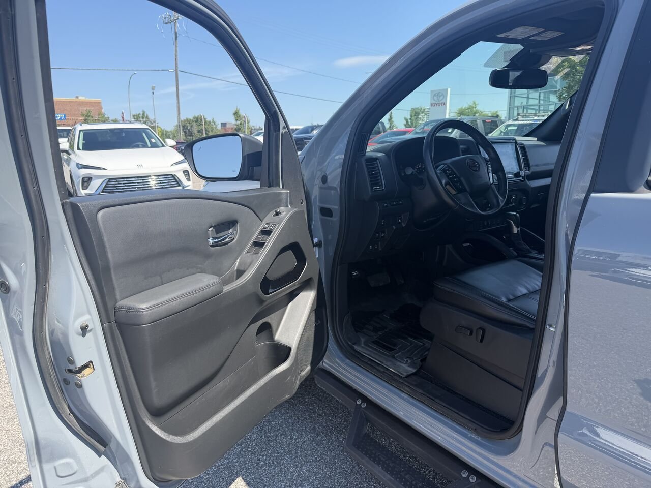 NISSAN FRONTIER PRO-4X SV cabine double caisse longue 4x4 2022 Argent Ottawa & Gatineau - photo #1