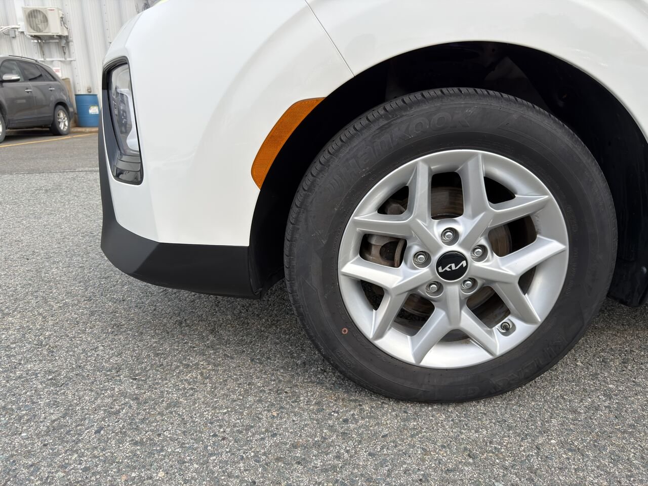 2022 Kia Soul White Thetford Mines - photo #8