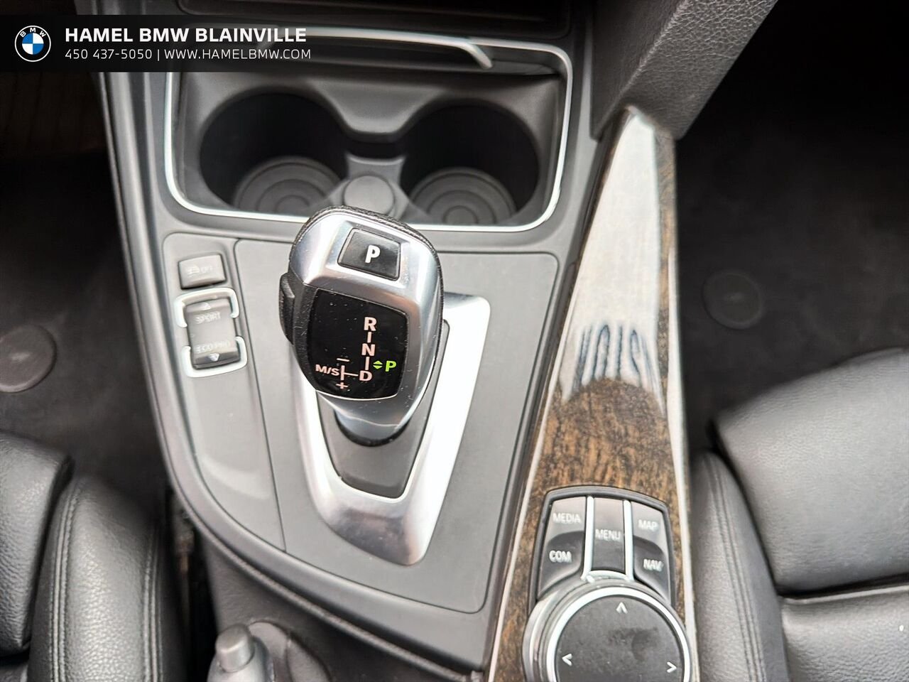 BMW Série 3 330i xDrive berline 2018 Blanc Blainville - photo #14
