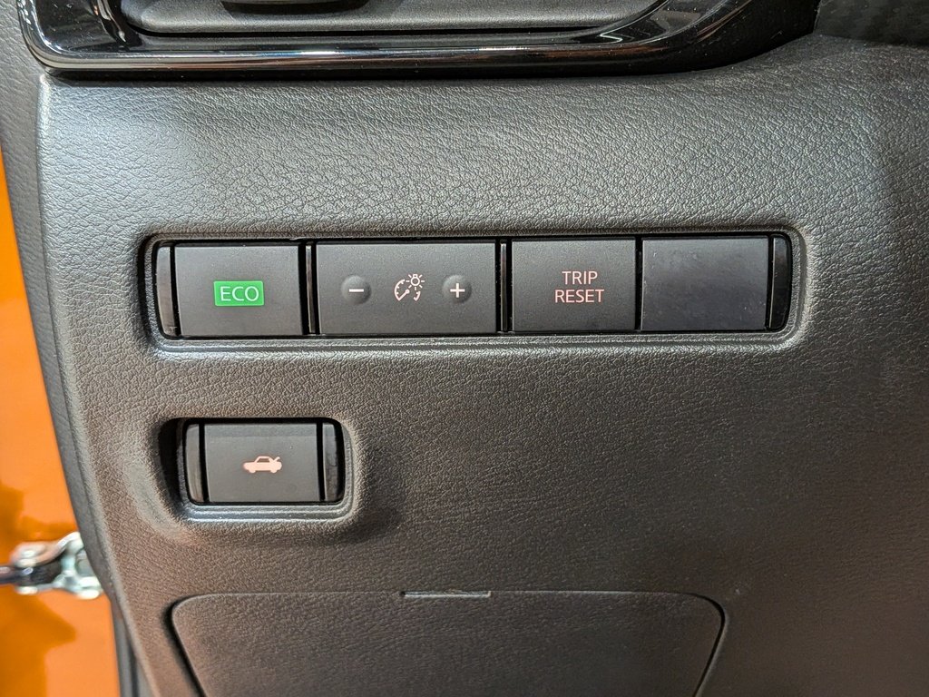 Nissan Sentra SR Manual 2024 Orange Val-David - photo #30