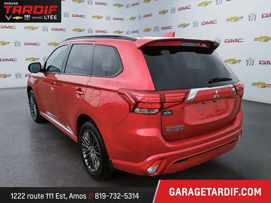 2022 MITSUBISHI OUTLANDER 2022 Red
