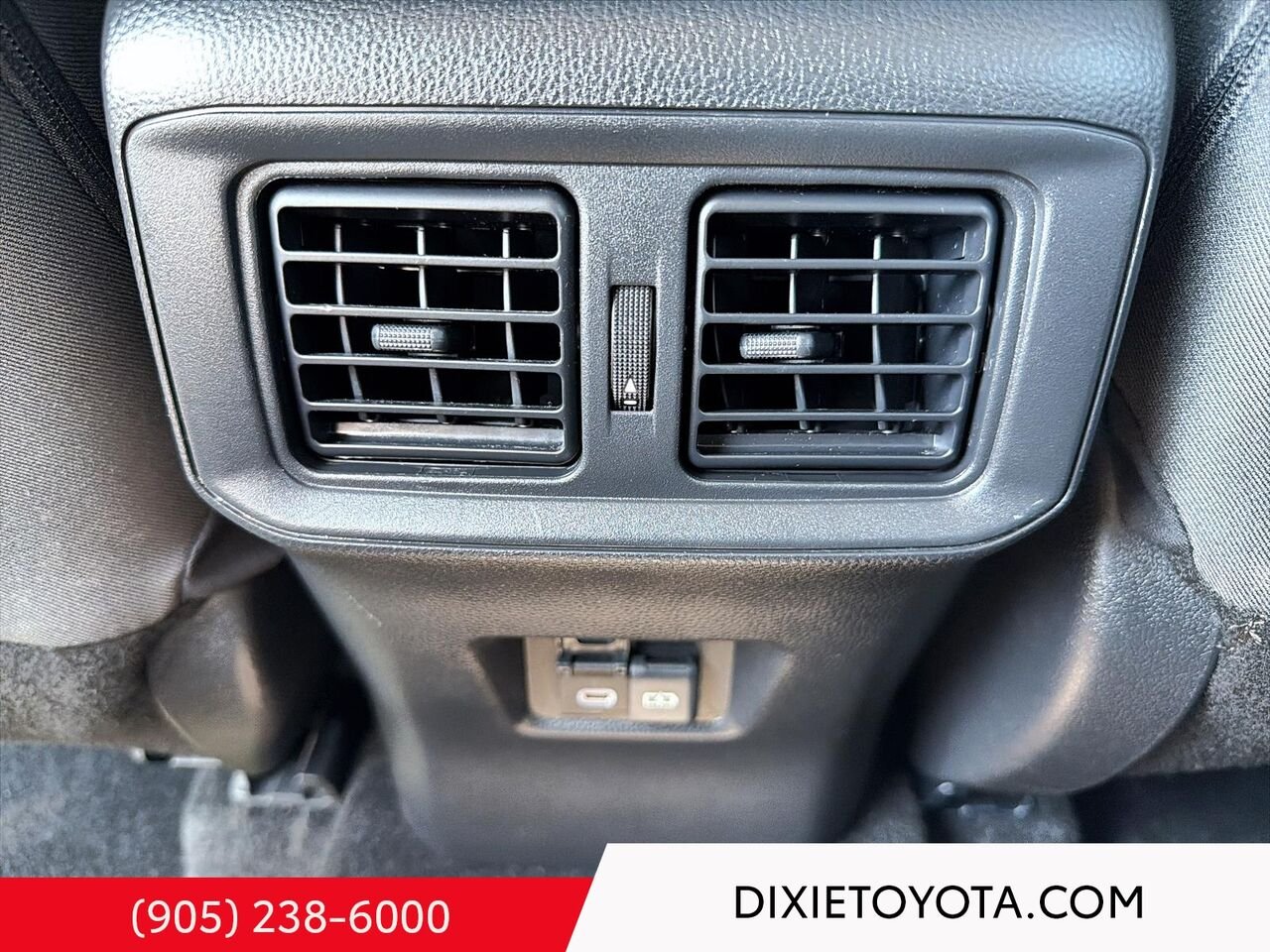2023 Toyota RAV4 XLE AWD / HEATED SEATS / MOONROOF / ALLOY WHEELS / CARPLAY AND ANDROID AUTO Magnetic Grey Metallic Mississauga - photo #18