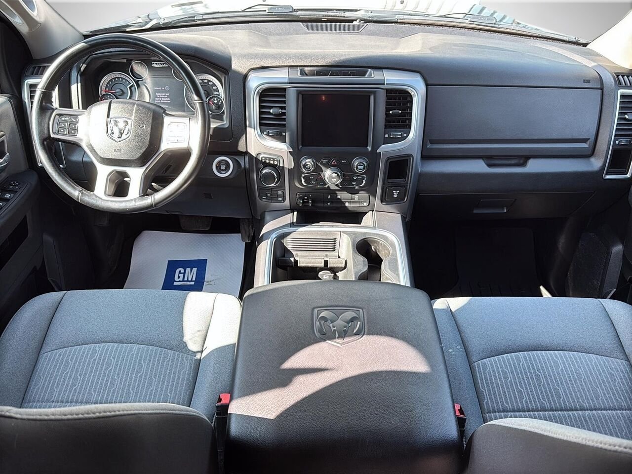 RAM 1500 CLASSIC SLT 2021 Noir Saint-Hyacinthe - photo #8