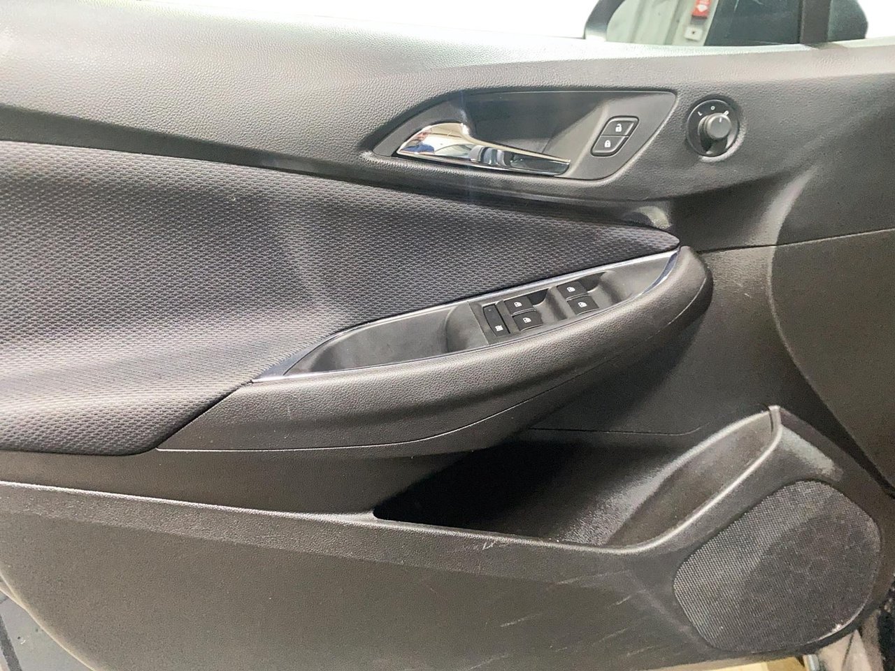 Chevrolet Cruze NIV 3G1BE6SM9JS588982 2018 Gris Chicoutimi - photo #10