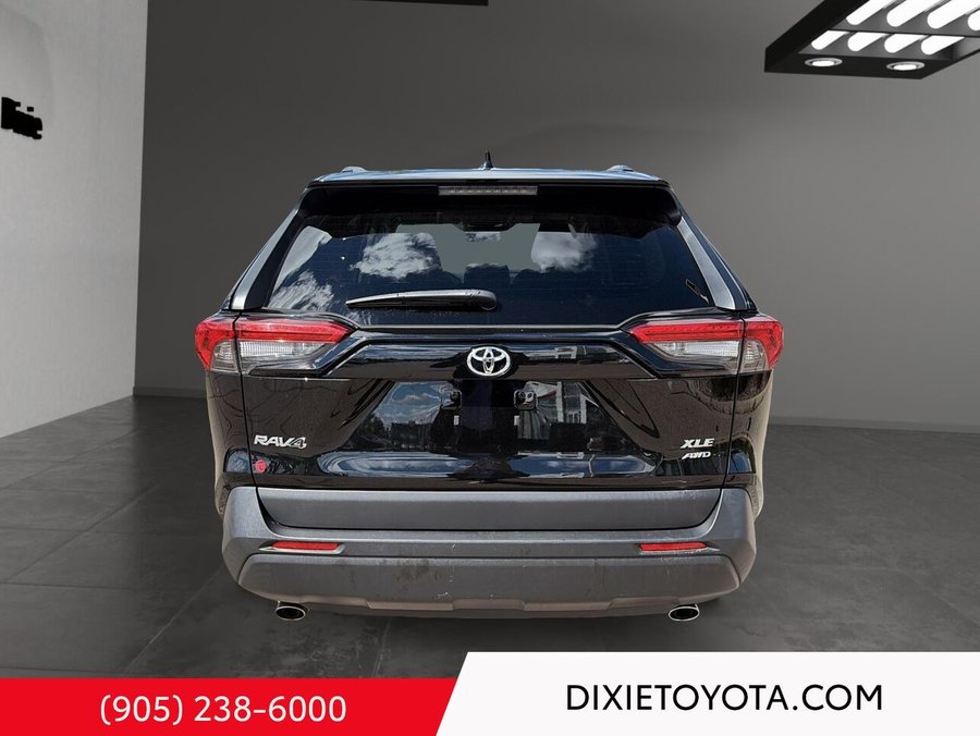 2022 Toyota RAV4 2022 Black