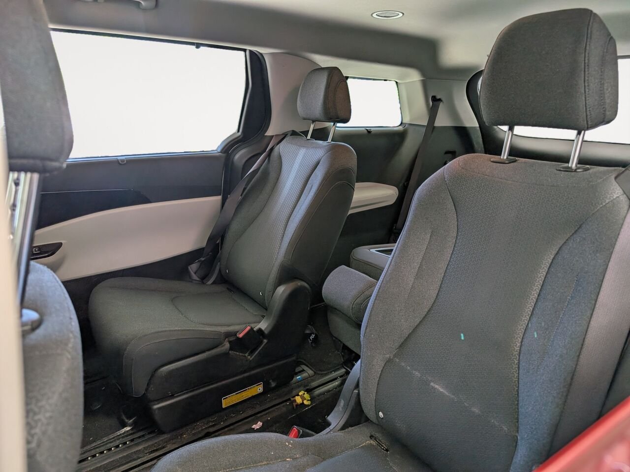 Kia Carnival LX/SIÈGES CHAUFFANTS/VOLANT CHAUFFANT/CAMÉRA DE RECUL/BLUETOOTH/AC/VITRES ÉLECTRIQUES 2023 Blanc Sherbrooke - photo #7