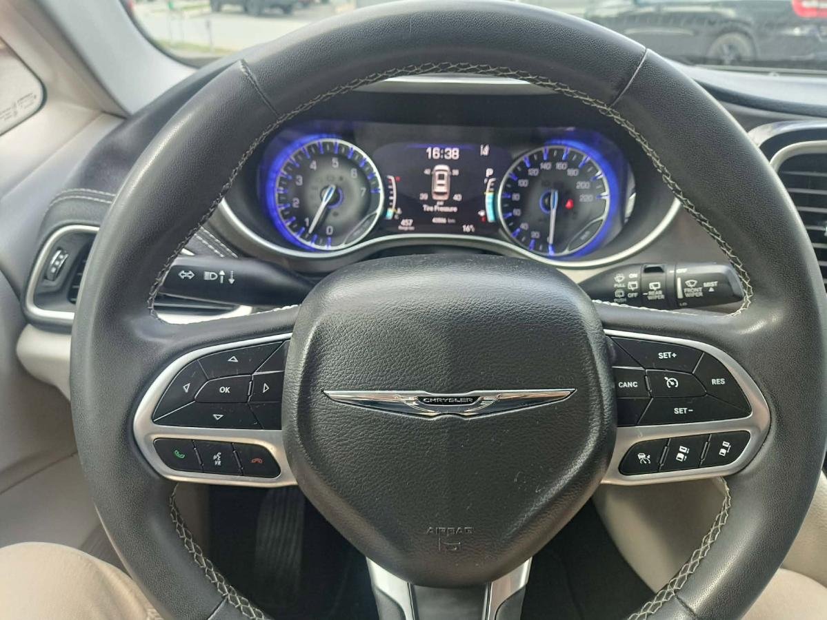 2022 Chrysler Pacifica White Lac Mégantic - photo #14