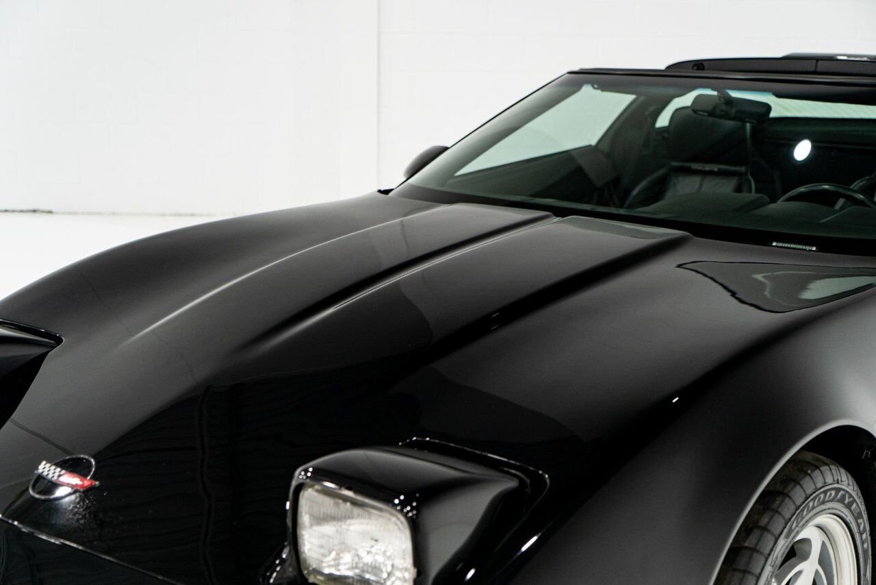 1990 Chevrolet Corvette ZR1 | PRIX EN USD Black Montreal - photo #35