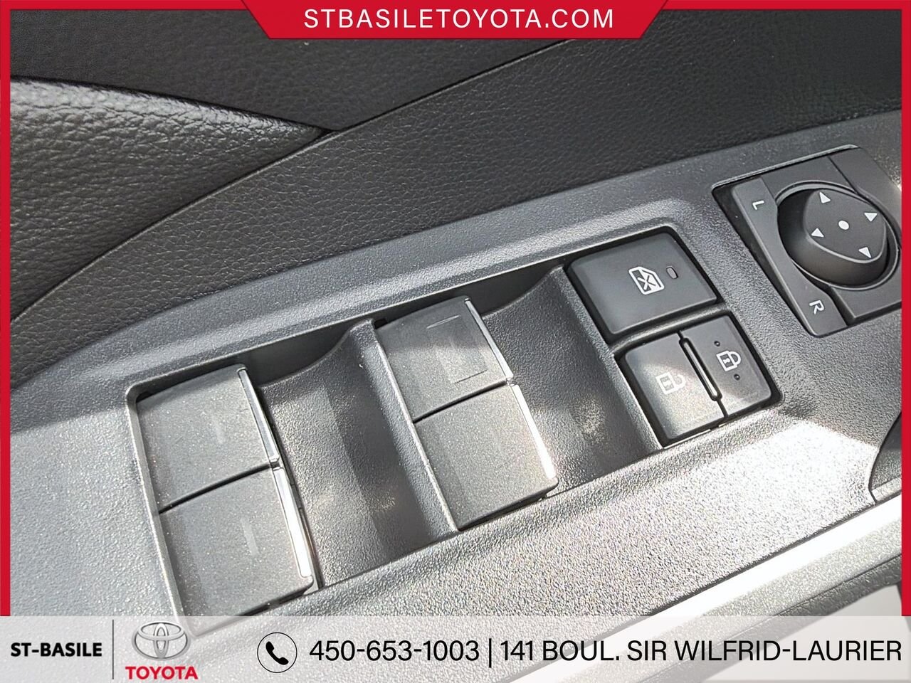 TOYOTA RAV4 PRIME 2024 Ciel argent métallisé Saint-Basile-le-Grand - photo #13