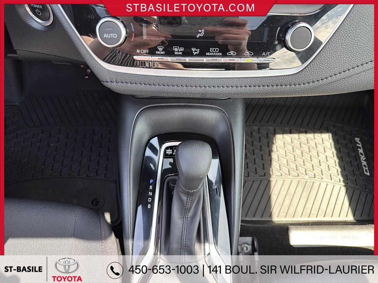 2024 TOYOTA Corolla Hybrid Midnight Black Metallic Saint-Basile-le-Grand - photo #16