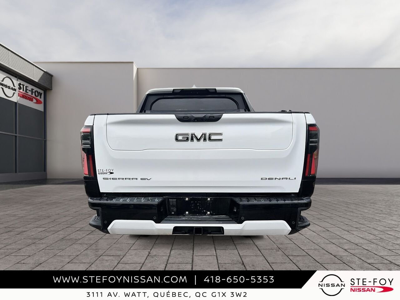 2025 GMC Sierra EV DENALI White Ste-Foy - photo #2