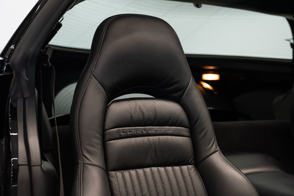 2002 Chevrolet Corvette Black Montreal - photo #11