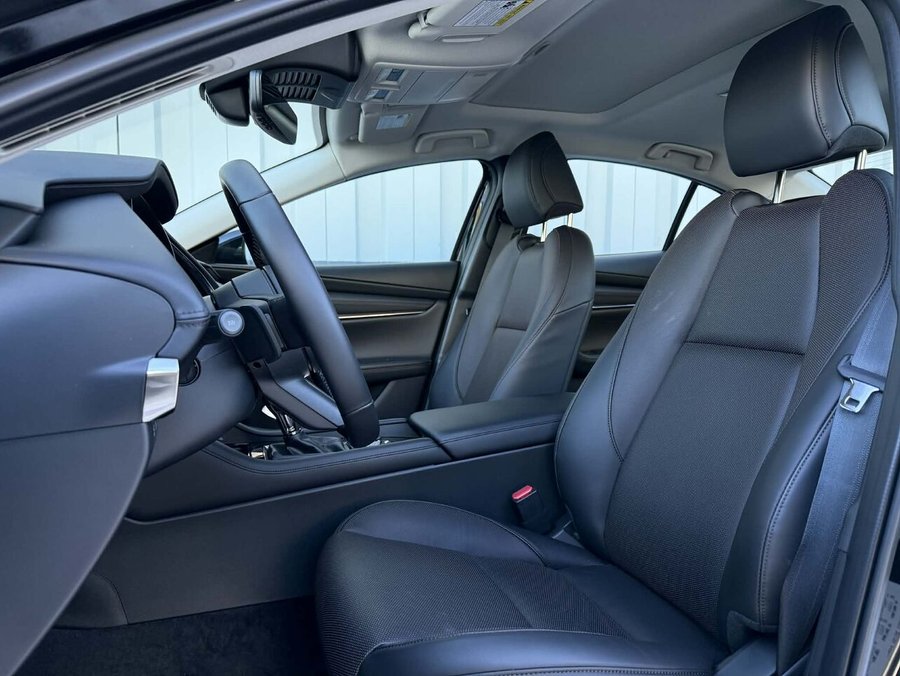 Mazda Mazda3 Awd, tout équipé, sièges et rétroviseurs chauffants, caméra de recul 2025 Noir de jais mica