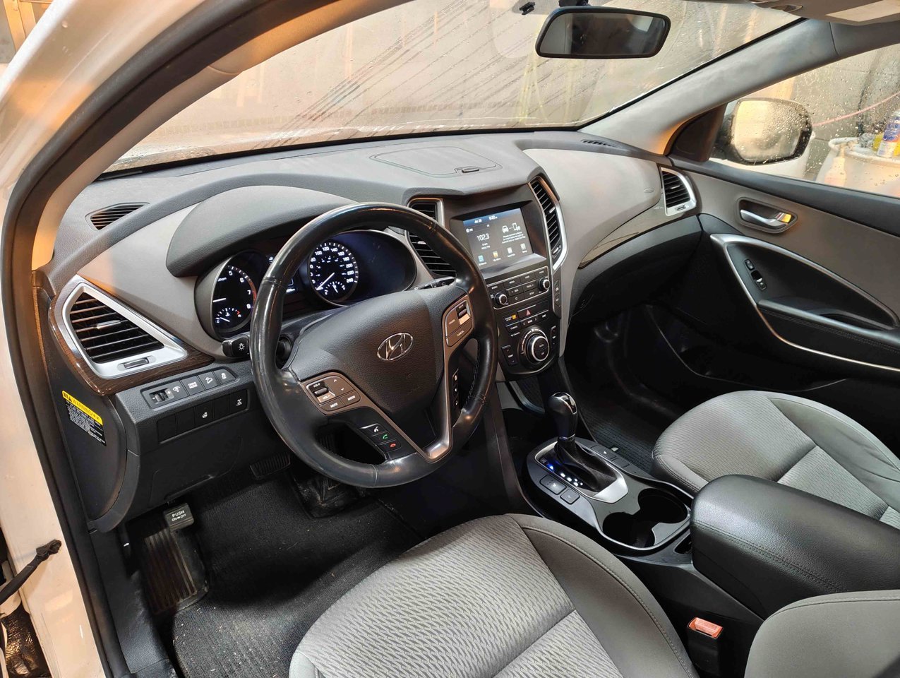2019 Hyundai Santa Fe XL AWD Essential White Sherwood Park - photo #6