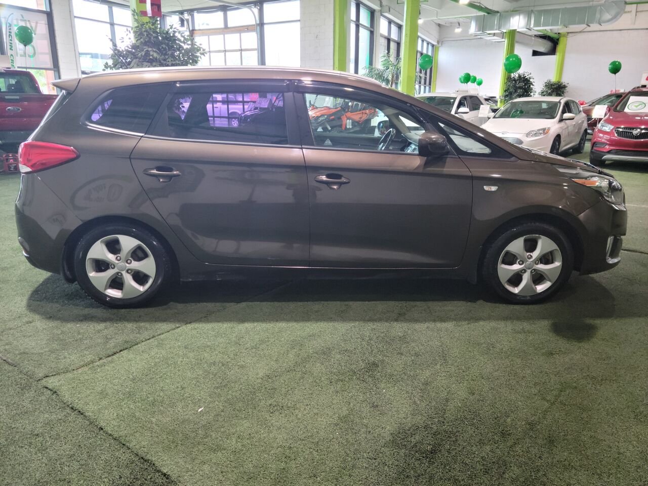 2015 Kia Rondo Brown  - photo #6