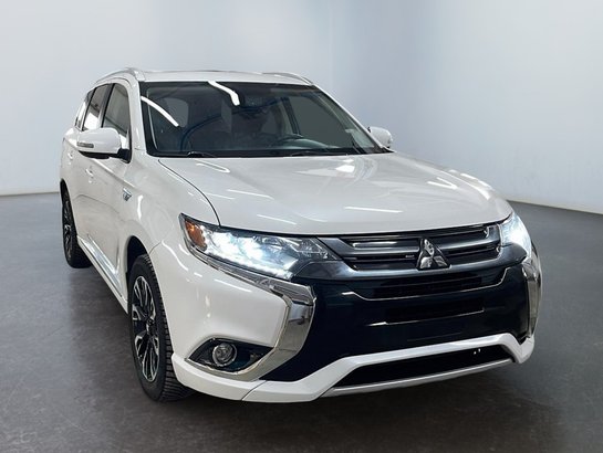 2018 Mitsubishi OUTLANDER AWC PHEV SE White