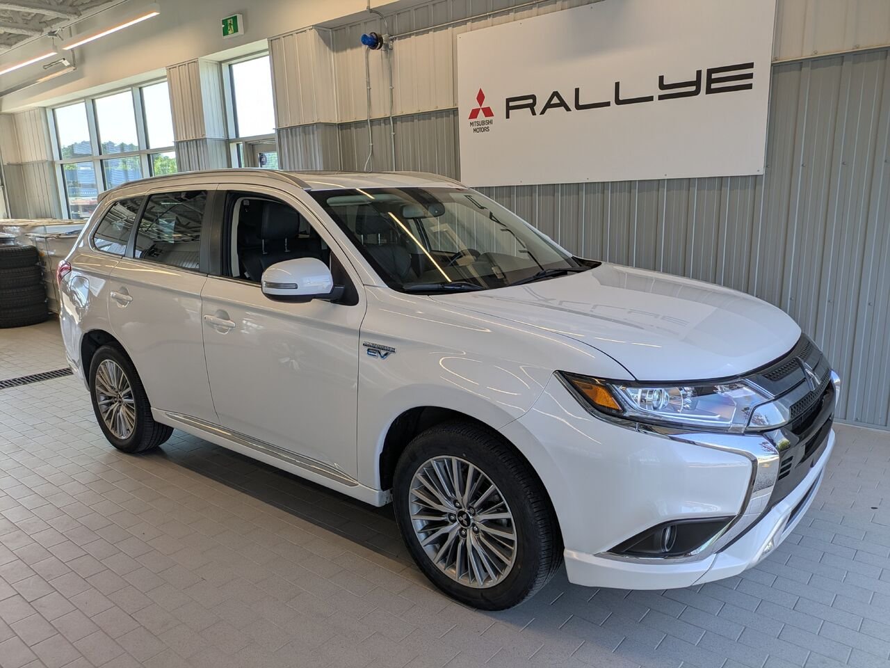 Mitsubishi Outlander PHEV 2022 Blanc Gatineau - photo #0