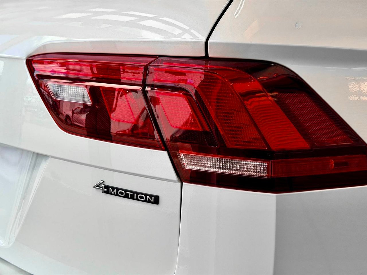 2024 Volkswagen Tiguan White Notre-Dame-des-Prairies - photo #12