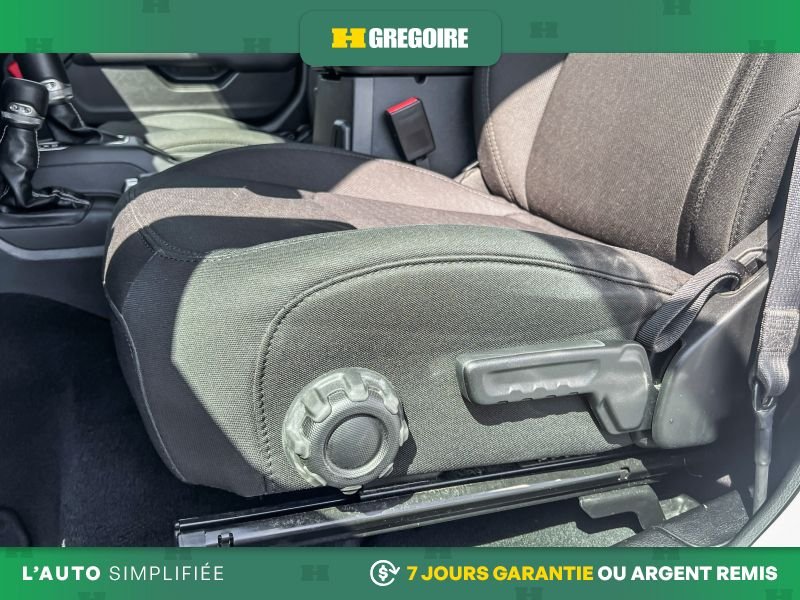 2023 Jeep Wrangler White Laval - photo #30