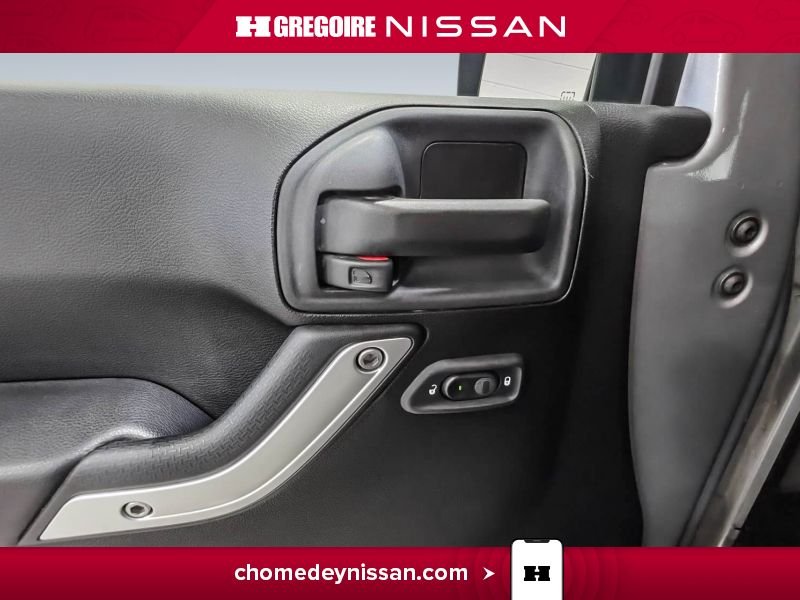 Jeep Wrangler Unlimited 2015 Argent Laval - photo #12