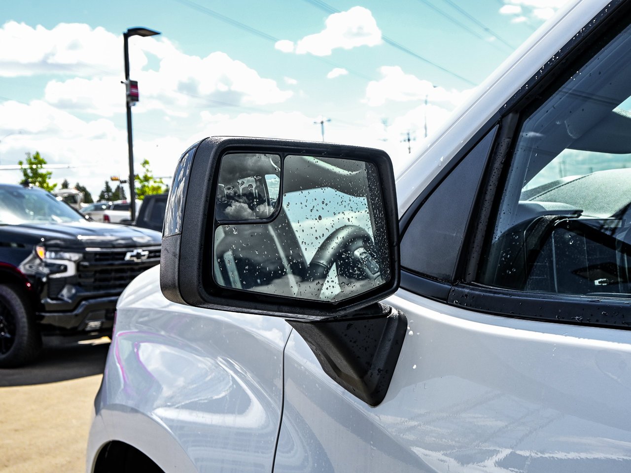 2025 Chevrolet Silverado 1500 4WD Double Cab 147 RST White Sherwood Park - photo #6