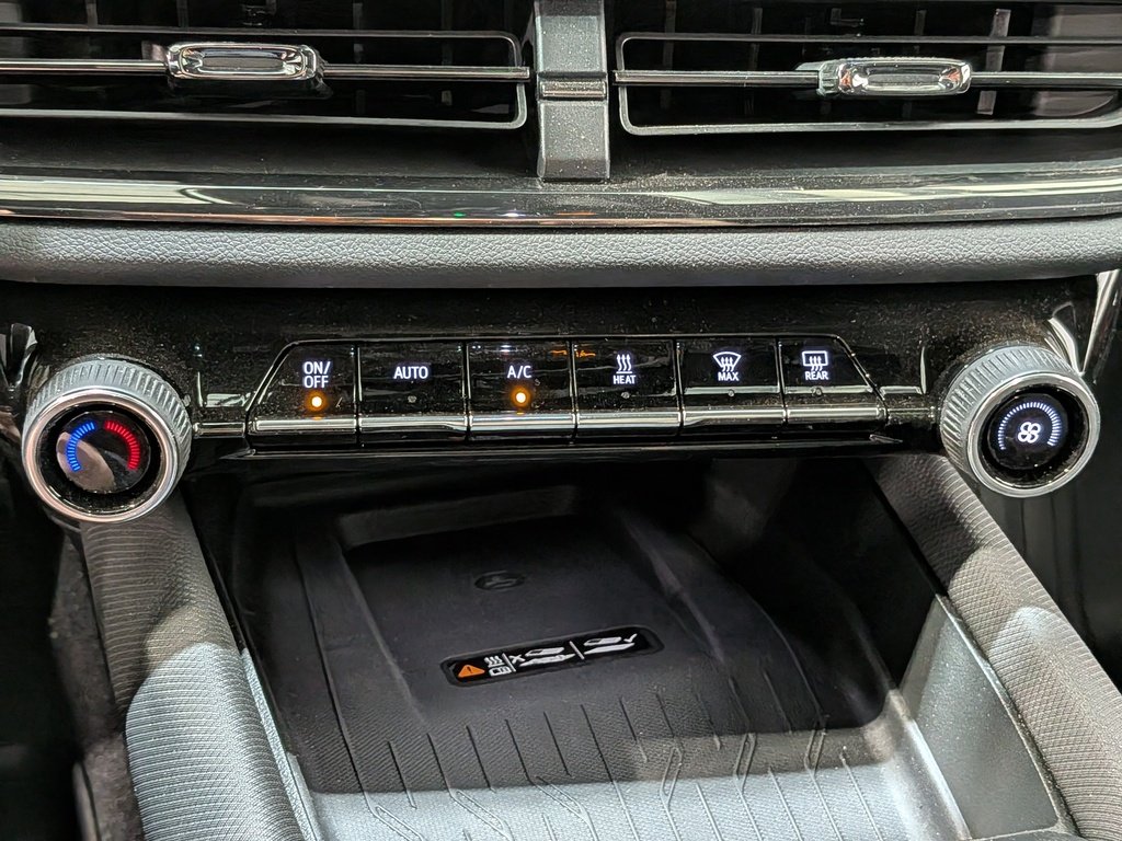 Chevrolet Equinox EV 2026 Noir Val-David - photo #26
